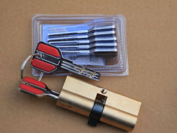 新津24小时上门开锁公司